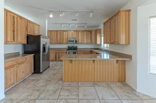 17856 W Watson Ln, Surprise, AZ 85388 - Photo 10