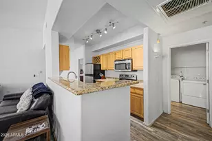 2929 W Yorkshire Dr, Phoenix, AZ 85027 - Photo 8