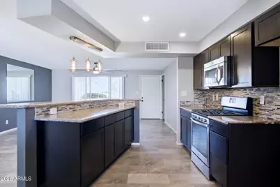 3217 W Banff Lane, Phoenix, AZ 85053 - Photo 10