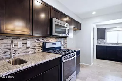 3217 W Banff Lane, Phoenix, AZ 85053 - Photo 12