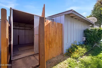 3217 W Banff Lane, Phoenix, AZ 85053 - Photo 32