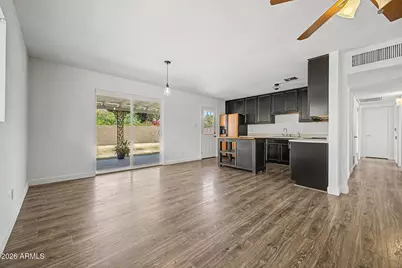3616 W Stella Lane, Phoenix, AZ 85019 - Photo 10
