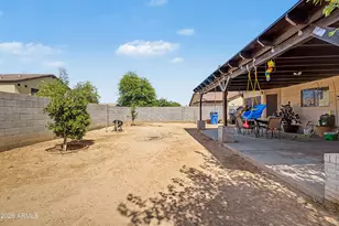 1616 W Burgess Ln, Phoenix, AZ 85041 - Photo 16