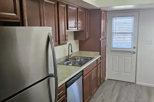 3810 E Earll Dr, Phoenix, AZ 85018 - Photo 4