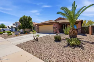 2215 E Hazeltine Way, Gilbert, AZ 85298 - Photo 2