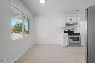 2827 W Cavalier Dr, Phoenix, AZ 85017 - Photo 14