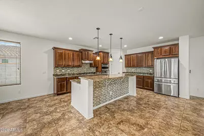 14468 W Desert Flower Drive, Goodyear, AZ 85395 - Photo 10