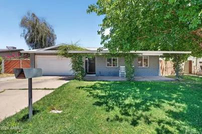 422 W Horseshoe Avenue, Gilbert, AZ 85233 - Photo 2