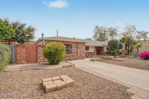 1739 E Luke Ave, Phoenix, AZ 85016 - Photo 4