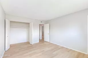 537 E Laguna Dr, Tempe, AZ 85282 - Photo 16