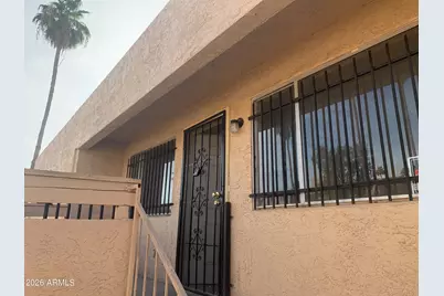 2804 N 43rd Avenue #Apt D, Phoenix, AZ 85009 - Photo 2