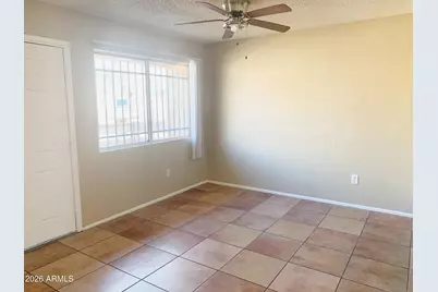 2804 N 43rd Avenue #Apt D, Phoenix, AZ 85009 - Photo 2