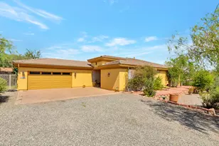 33250 S Summit Dr, Black Canyon City, AZ 85324 - Photo 38