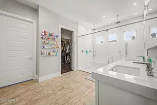 744 E Desert Ln, Phoenix, AZ 85042 - Photo 22