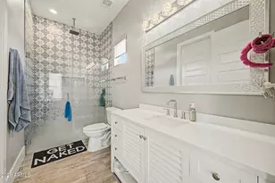 744 E Desert Ln, Phoenix, AZ 85042 - Photo 26