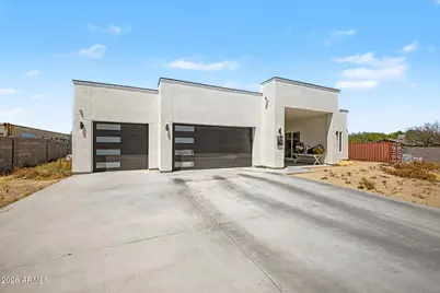 744 E Desert Lane, Phoenix, AZ 85042 - Photo 2