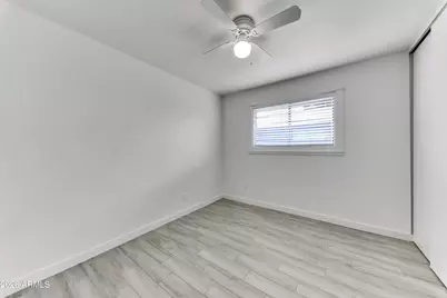 4754 N 39th Avenue, Phoenix, AZ 85019 - Photo 16