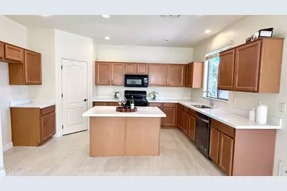 9035 W Bluefield Avenue, Peoria, AZ 85382 - Photo 2