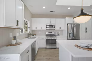 22408 N Las Vegas Dr, Sun City West, AZ 85375 - Photo 16