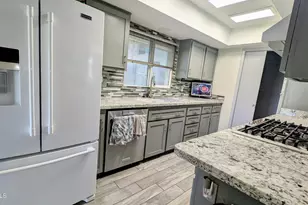 3346 W Hearn Rd, Phoenix, AZ 85053 - Photo 8