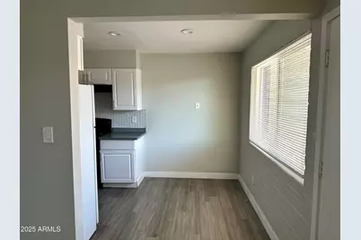 3219 E Earll Drive #Apt 2, Phoenix, AZ 85018 - Photo 4