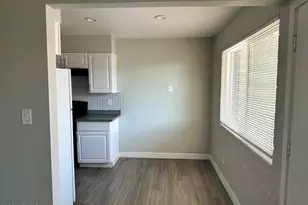 3219 E Earll Dr, Phoenix, AZ 85018 - Photo 4