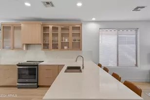 1084 E Susan Ln, Tempe, AZ 85288 - Photo 1