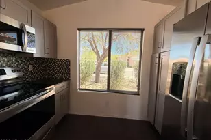 2240 E Ruby Ln, Phoenix, AZ 85024 - Photo 8