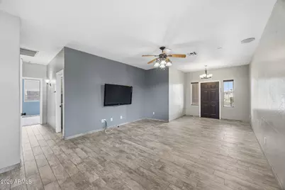 8303 N 56th Lane, Glendale, AZ 85302 - Photo 6