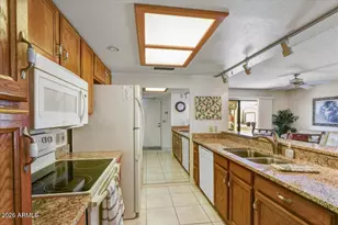 9270 W Rockwood Dr, Peoria, AZ 85382 - Photo 8