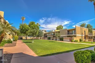 2233 E Highland Ave, Phoenix, AZ 85016 - Photo 32