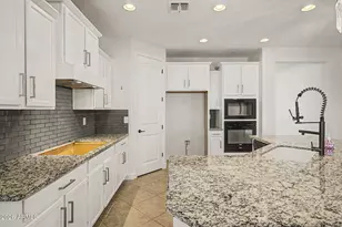 32233 N 132nd Ave, Peoria, AZ 85383 - Photo 16