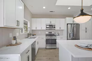 22408 N Las Vegas Dr, Sun City West, AZ 85375 - Photo 28