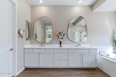 22036 N 59th Way, Phoenix, AZ 85054 - Photo 16
