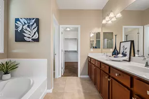 8611 E Desert Ln, Mesa, AZ 85209 - Photo 16