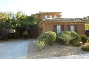 3989 E Hummingbird Ln, Phoenix, AZ 85050 - Photo 1