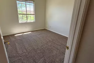 3989 E Hummingbird Ln, Phoenix, AZ 85050 - Photo 16
