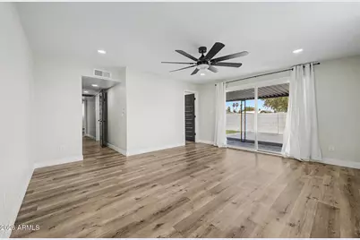 8833 N 39th Avenue, Phoenix, AZ 85051 - Photo 16