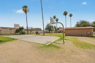 4252 N 68th Ln, Phoenix, AZ 85033 - Photo 20