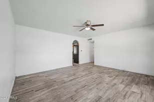 2527 W Larkspur Dr, Phoenix, AZ 85029 - Photo 6