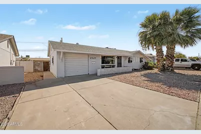 2527 W Larkspur Drive, Phoenix, AZ 85029 - Photo 2