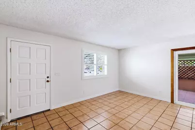 10208 N 8th Place #B, Phoenix, AZ 85020 - Photo 2