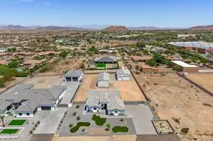 10136 W Hatfield Rd, Peoria, AZ 85383 - Photo 2