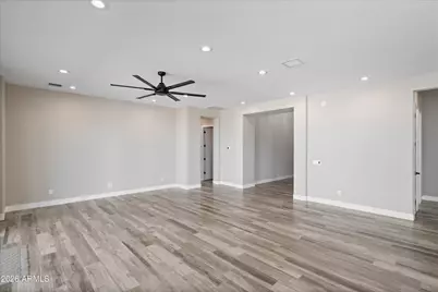 10136 W Hatfield Road, Peoria, AZ 85383 - Photo 12
