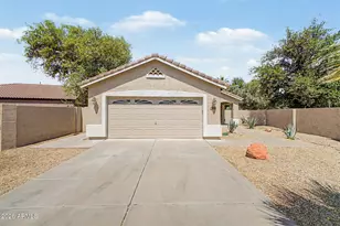 1046 N San Benito Dr, Gilbert, AZ 85234 - Photo 2