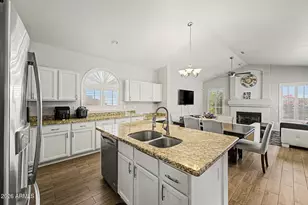 725 W Beverly Ln, Phoenix, AZ 85023 - Photo 16