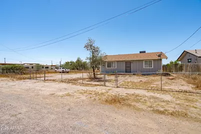 21701 W Griffin Avenue, Wittmann, AZ 85361 - Photo 2