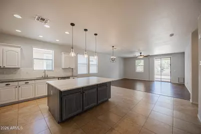 1861 E Patrick Lane, Phoenix, AZ 85024 - Photo 4