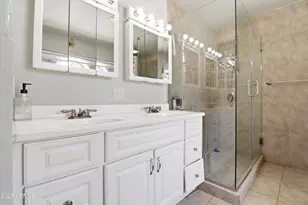 4601 W Golden Ln, Glendale, AZ 85302 - Photo 16