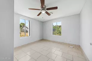 2410 W Vista Ave, Phoenix, AZ 85021 - Photo 20